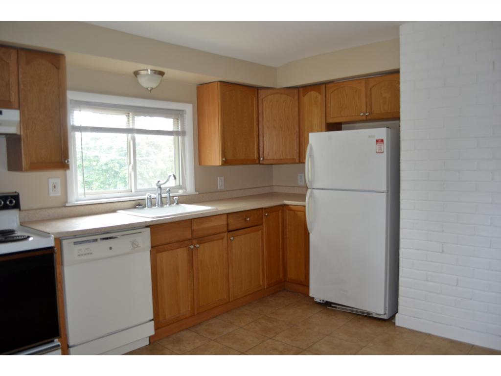 219 Fieldcrest Road Manchester, NH 03102 - Photo 16 of 27