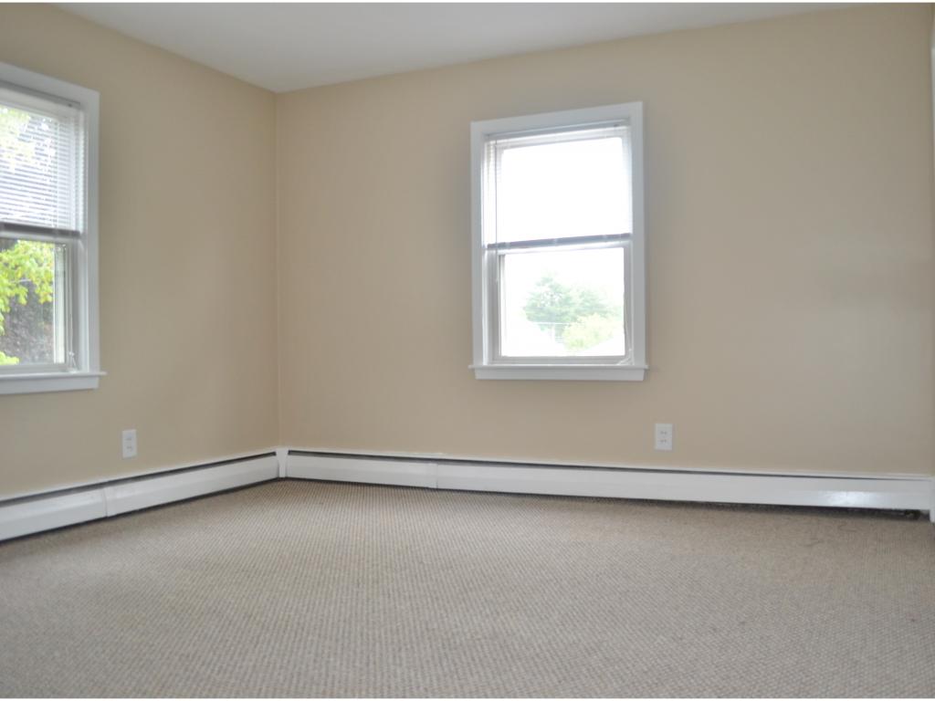 219 Fieldcrest Road Manchester, NH 03102 - Photo 18 of 27
