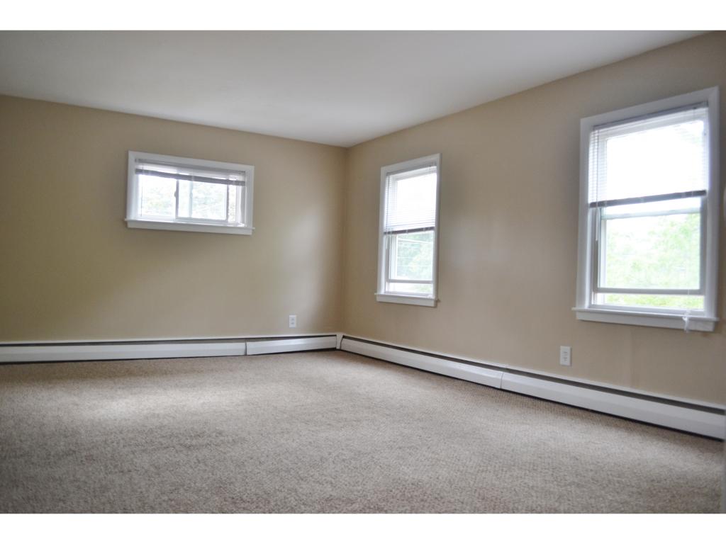 219 Fieldcrest Road Manchester, NH 03102 - Photo 22 of 27