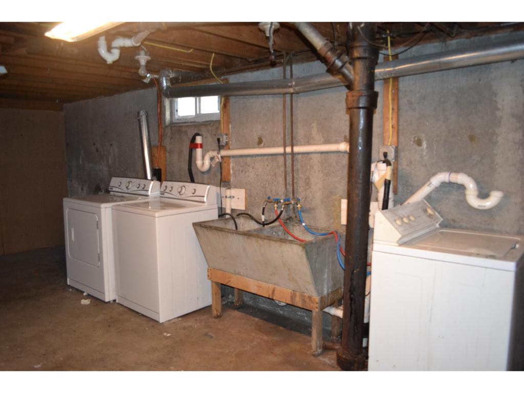 219 Fieldcrest Road Manchester, NH 03102 - Photo 25 of 27
