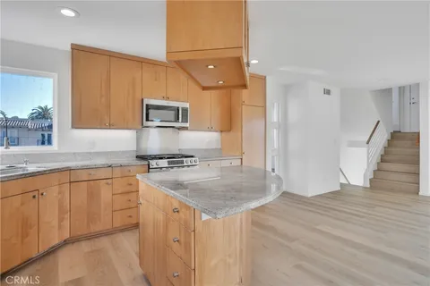 $2,400,000 | 514 Ardmore Avenue, Hermosa Beach, CA 90254