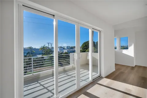 $2,400,000 | 514 Ardmore Avenue, Hermosa Beach, CA 90254