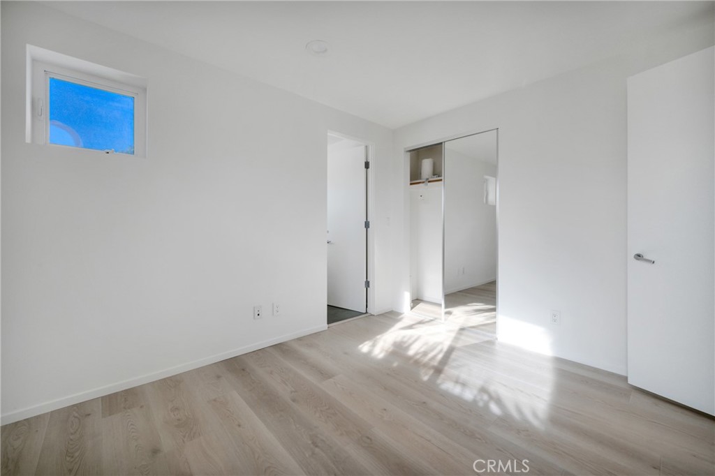 514 Ardmore Avenue Hermosa Beach, CA 90254 - Photo 34 of 54 a view of an empty room