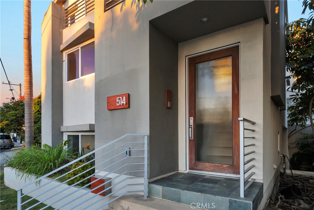514 Ardmore Avenue Hermosa Beach, CA 90254 - Photo 4 of 54