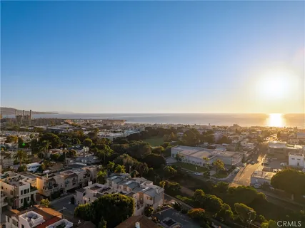 $2,400,000 | 514 Ardmore Avenue, Hermosa Beach, CA 90254