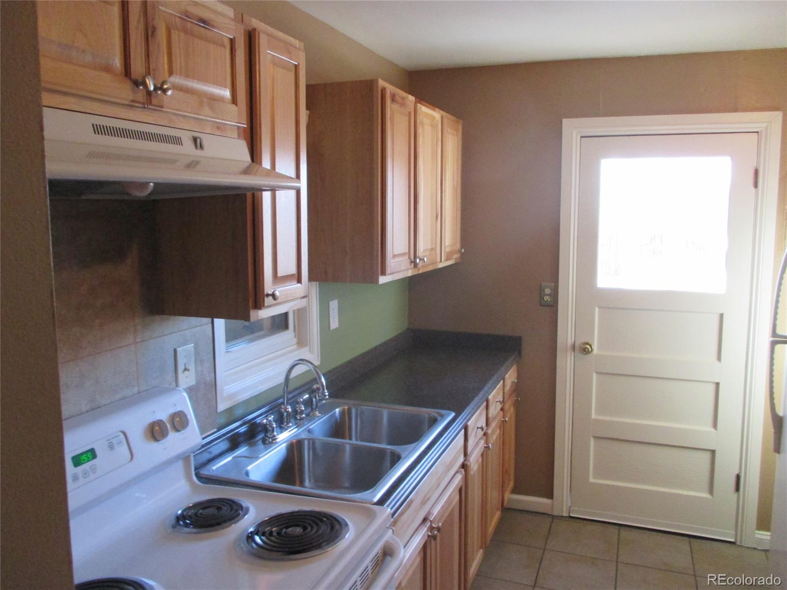 661 Stuart Street Denver, CO 80204 - Photo 2 of 9