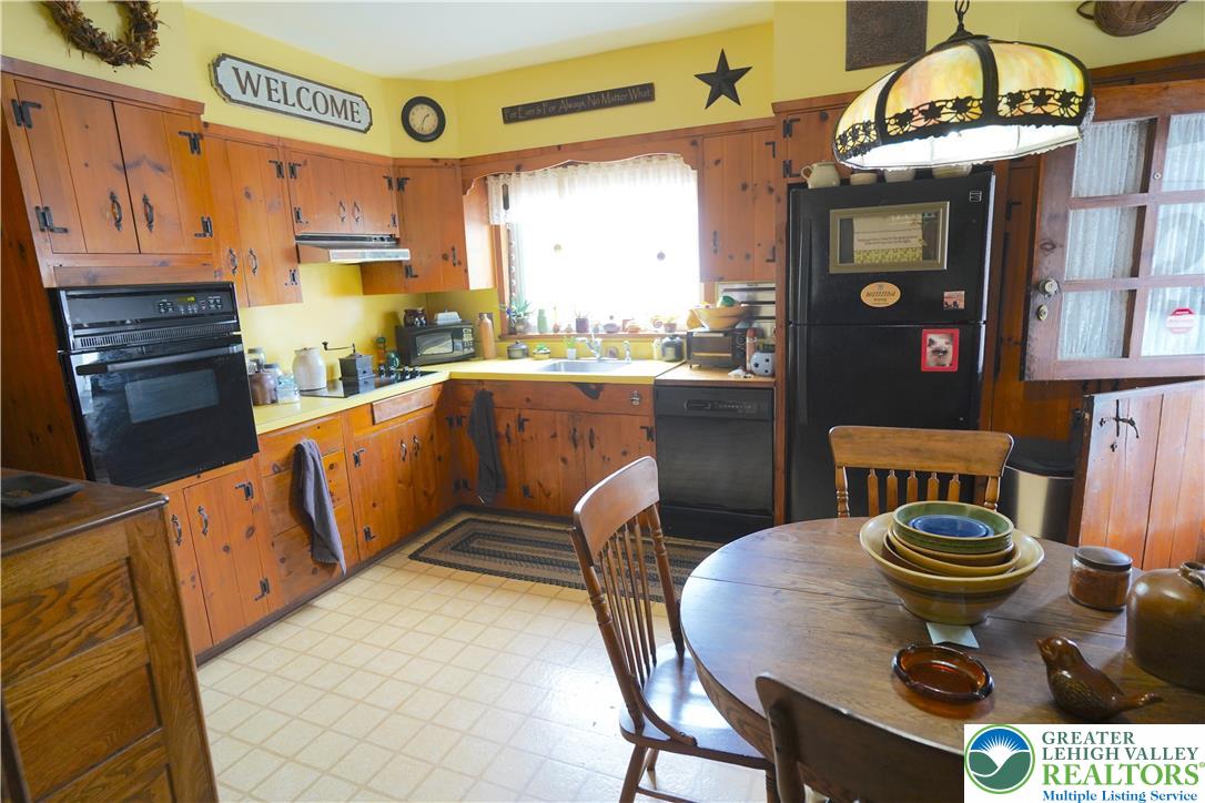 22 Dowell Street Slatington, PA 18080 - Photo 12 of 44