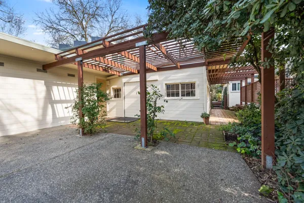 $1,240,000 | 43120 Montgomery Avenue, Davis, CA 95618