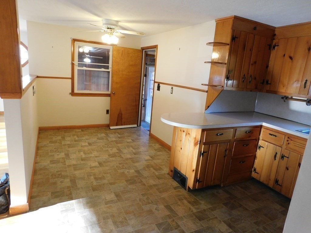 77 Champlain Street Springfield, MA 01151 - Photo 11 of 31 Gallery Image 11
