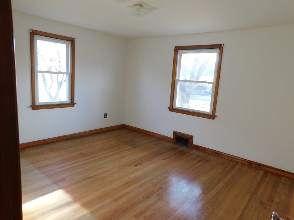 77 Champlain Street Springfield, MA 01151 - Photo 16 of 31 Gallery Image 16