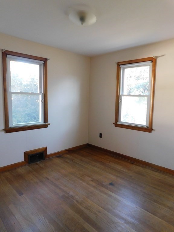 77 Champlain Street Springfield, MA 01151 - Photo 17 of 31 Gallery Image 17