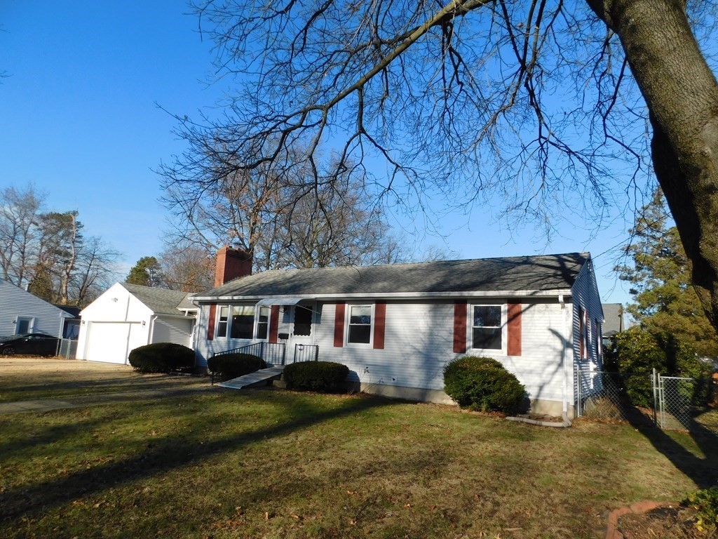 77 Champlain Street Springfield, MA 01151 - Photo 2 of 31 Gallery Image 2