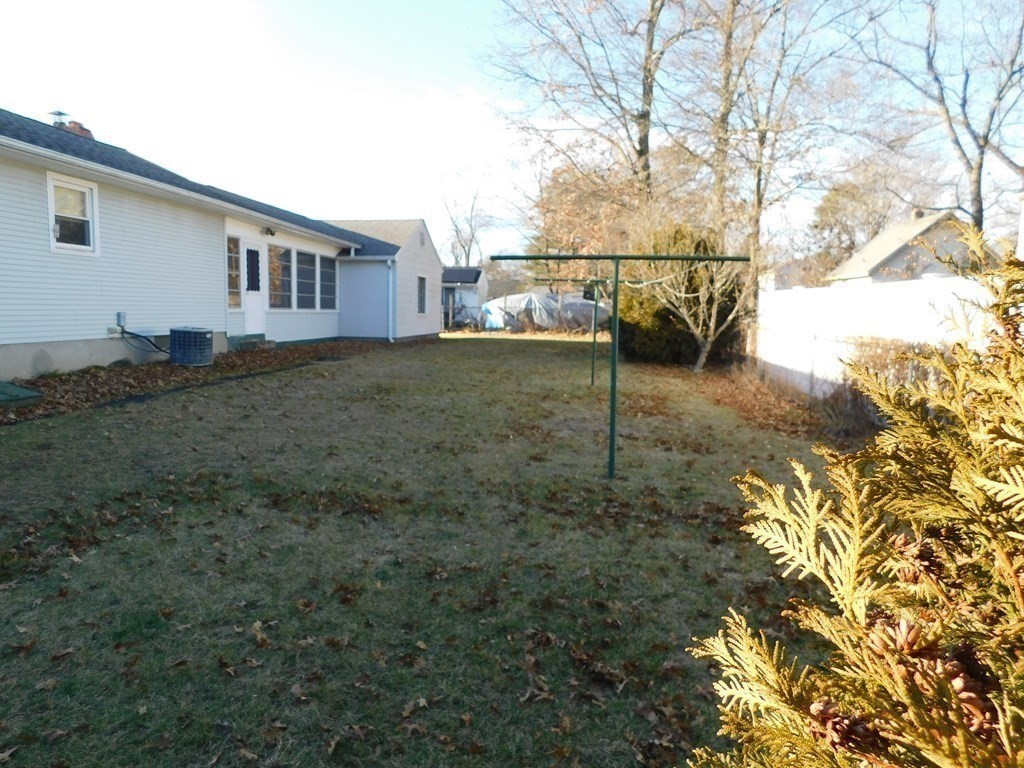 77 Champlain Street Springfield, MA 01151 - Photo 30 of 31 Gallery Image 30