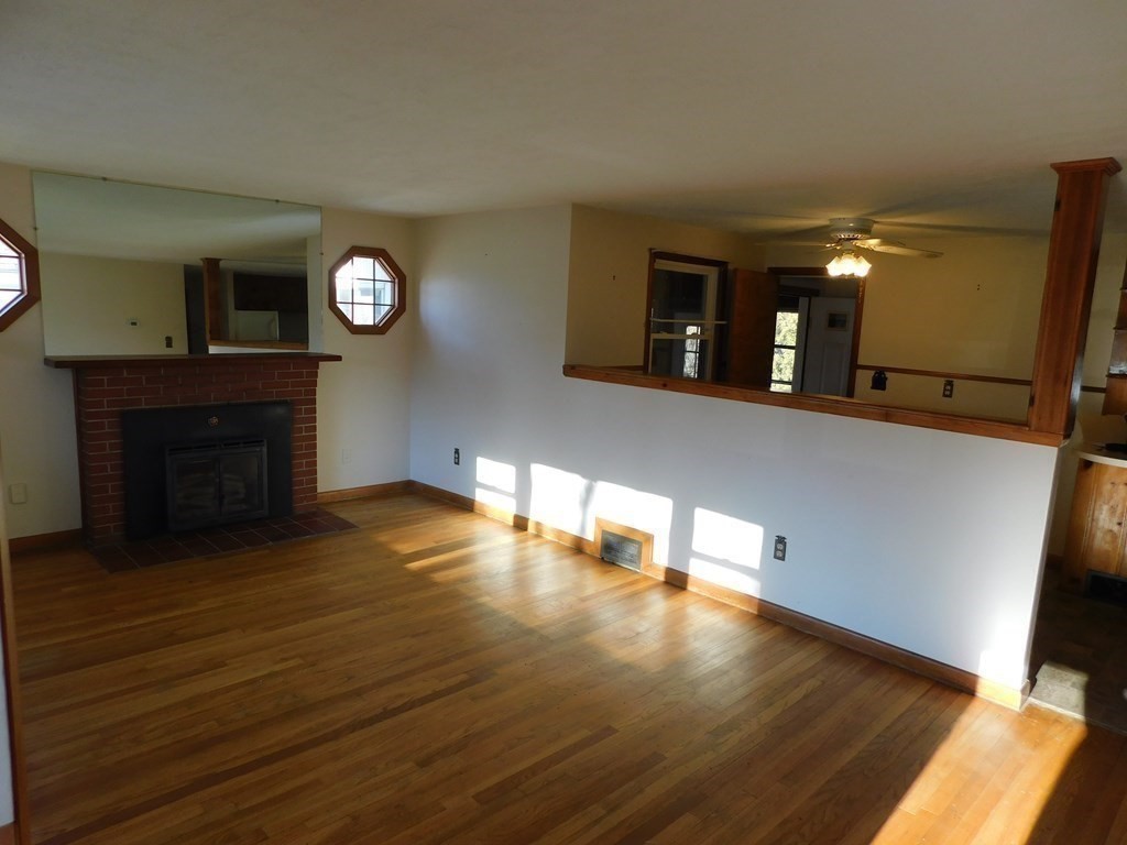 77 Champlain Street Springfield, MA 01151 - Photo 8 of 31 Gallery Image 8