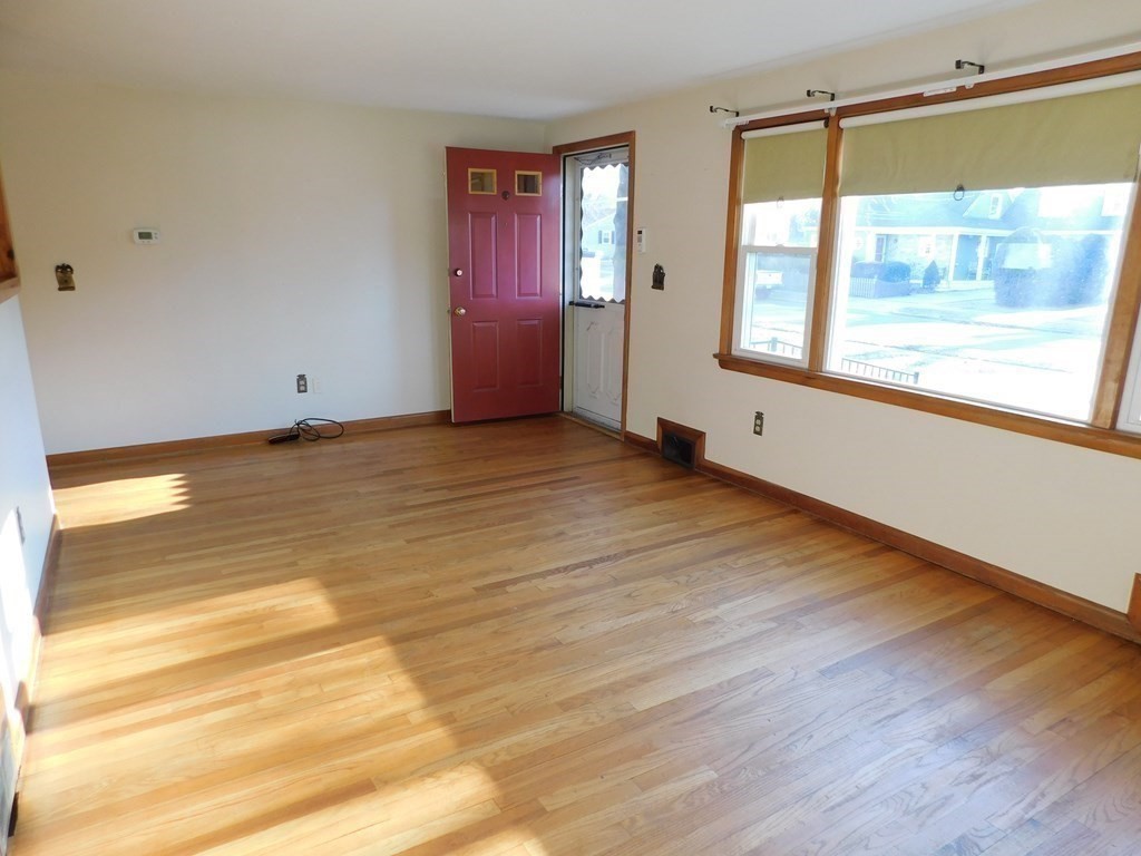 77 Champlain Street Springfield, MA 01151 - Photo 10 of 31 Gallery Image 10