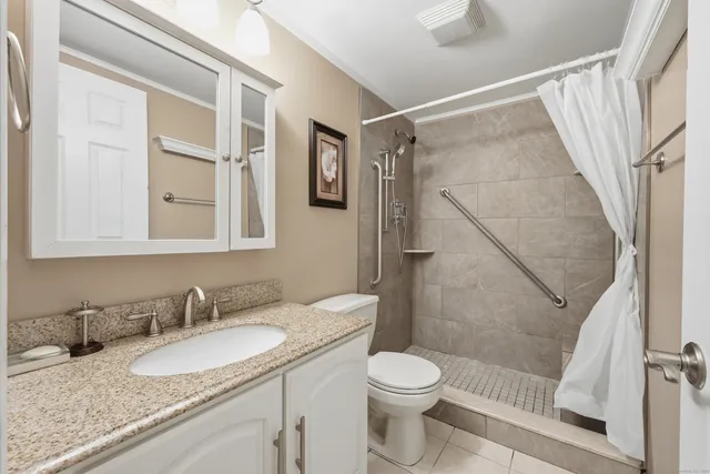 $265,000 | 46 Little Oak Lane, Unit 46, Rocky Hill, CT 06067