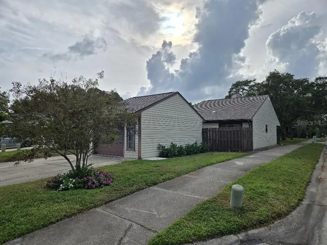 $379,950 | 156 Devon Court, Dunedin, FL 34698