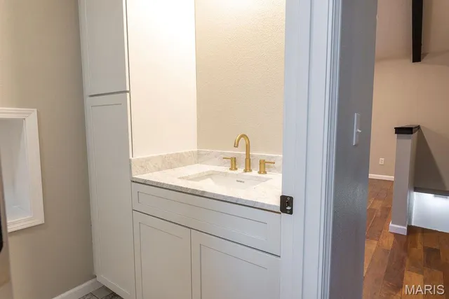 $389,000 | 605 Hunters Creek Drive, Lebanon, MO 65536