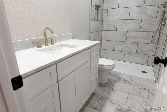 $389,000 | 605 Hunters Creek Drive, Lebanon, MO 65536