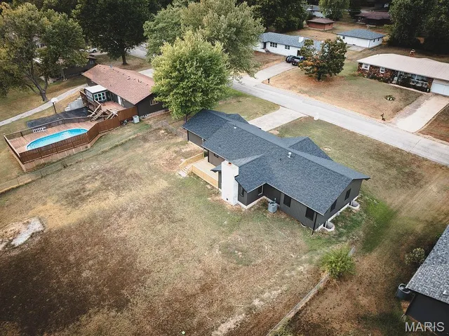 $389,000 | 605 Hunters Creek Drive, Lebanon, MO 65536