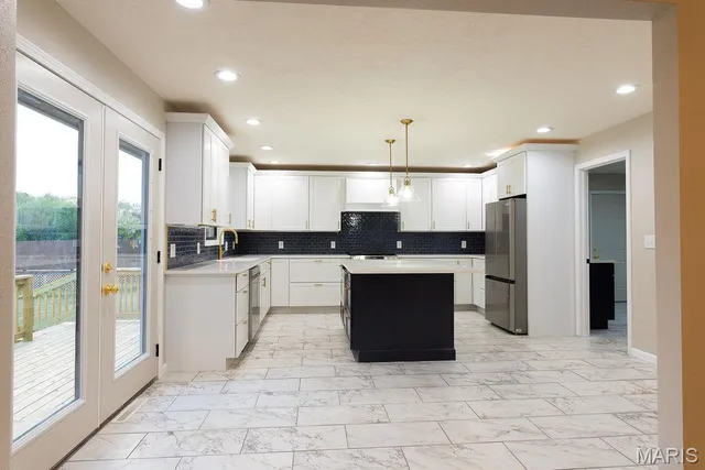 $389,000 | 605 Hunters Creek Drive, Lebanon, MO 65536