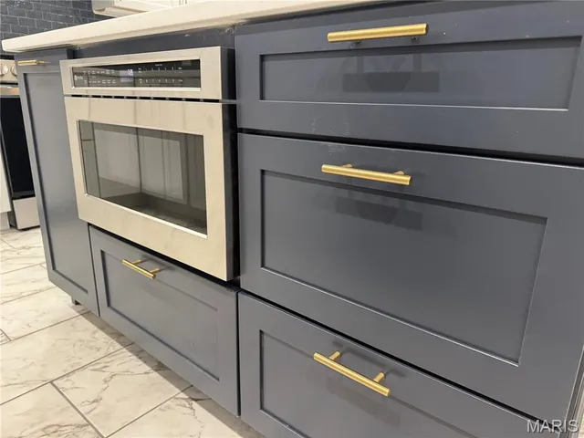 $389,000 | 605 Hunters Creek Drive, Lebanon, MO 65536