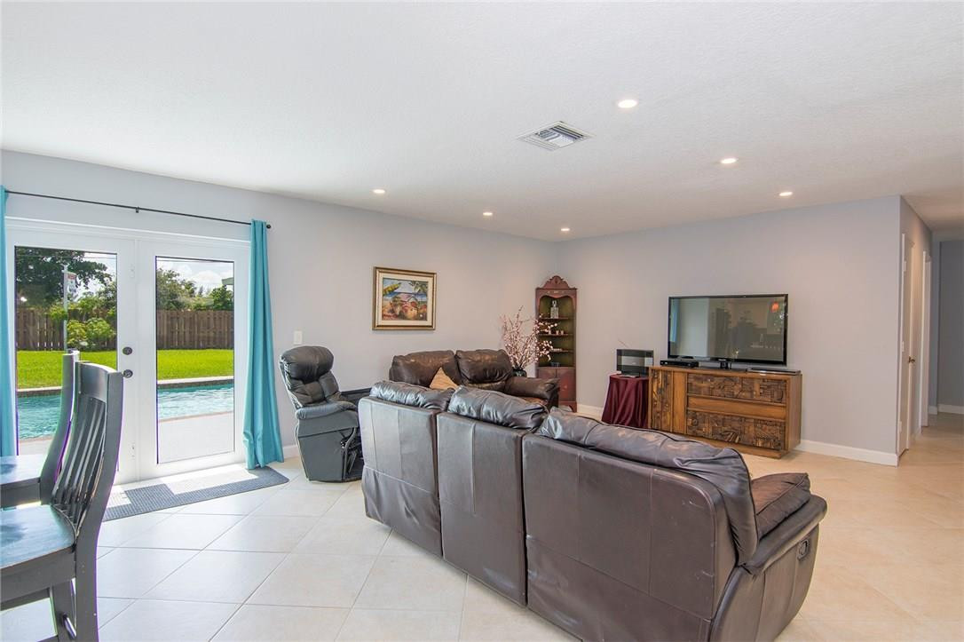 22095 Ataman Street Boca Raton, FL 33428 - Photo 3 of 19 Photo 3