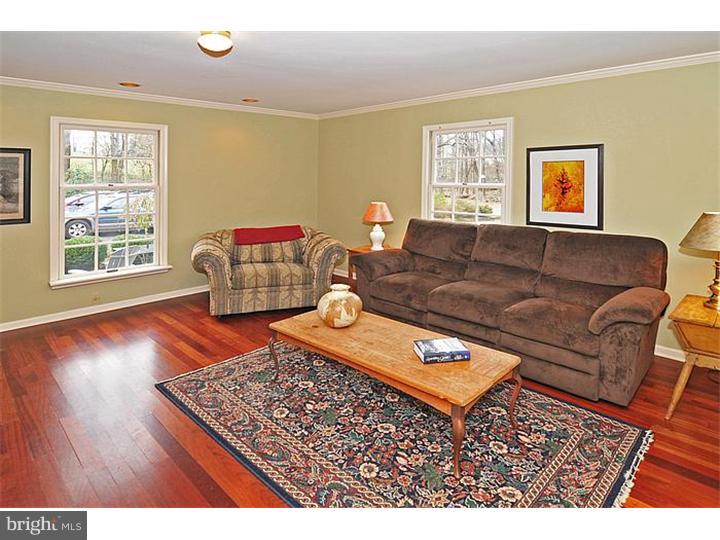819 West Thatcher Road Quakertown, PA 18951 - Photo 9 of 25 Living Room