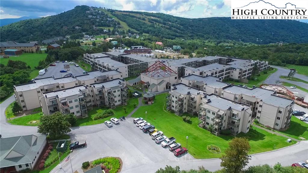 301 Pinnacle Inn Road, Unit 2316 Beech Mountain, NC 28604 - Photo 34 of 50 an aerial view of multiple house