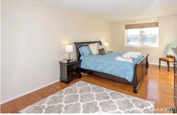 $2,050 | 893 Farmington Avenue, Unit 2F, West Hartford, CT 06119