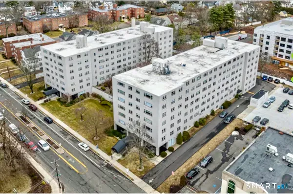 $2,050 | 893 Farmington Avenue, Unit 2F, West Hartford, CT 06119