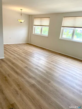 $2,050 | 893 Farmington Avenue, Unit 2F, West Hartford, CT 06119