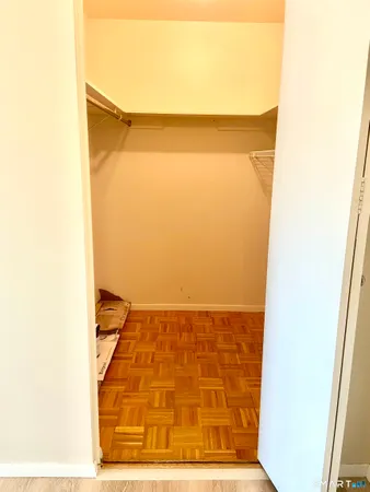 $2,050 | 893 Farmington Avenue, Unit 2F, West Hartford, CT 06119