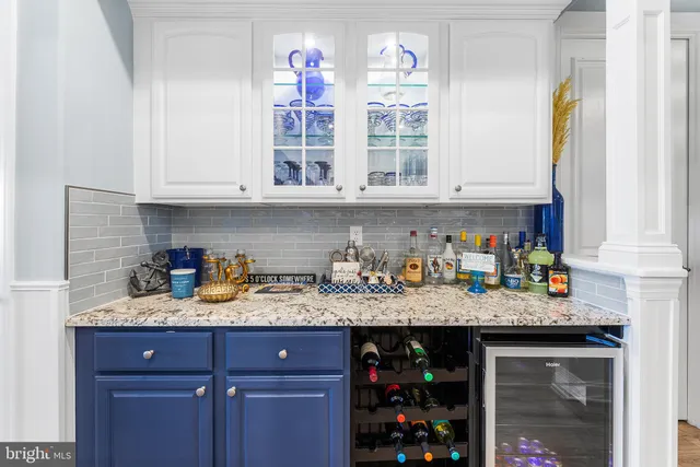 a view of a tennis court