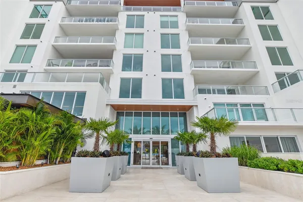 $8,000 | 1020 Sunset Point Road, Unit 710, Clearwater, FL 33755