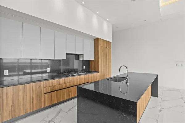 $8,000 | 1020 Sunset Point Road, Unit 710, Clearwater, FL 33755