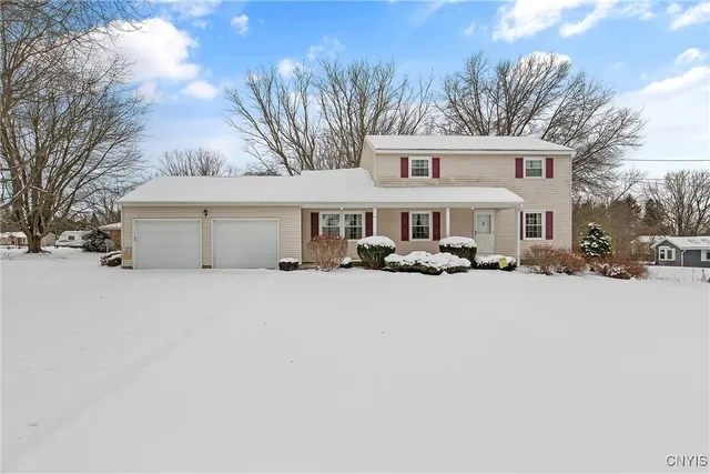 $330,000 | 31 Broadview Drive, Oswego, NY 13126