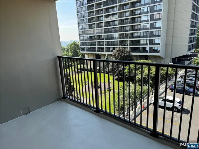 $145,000 | 6 Horizon Road, Unit 302, Fort Lee, NJ 07024