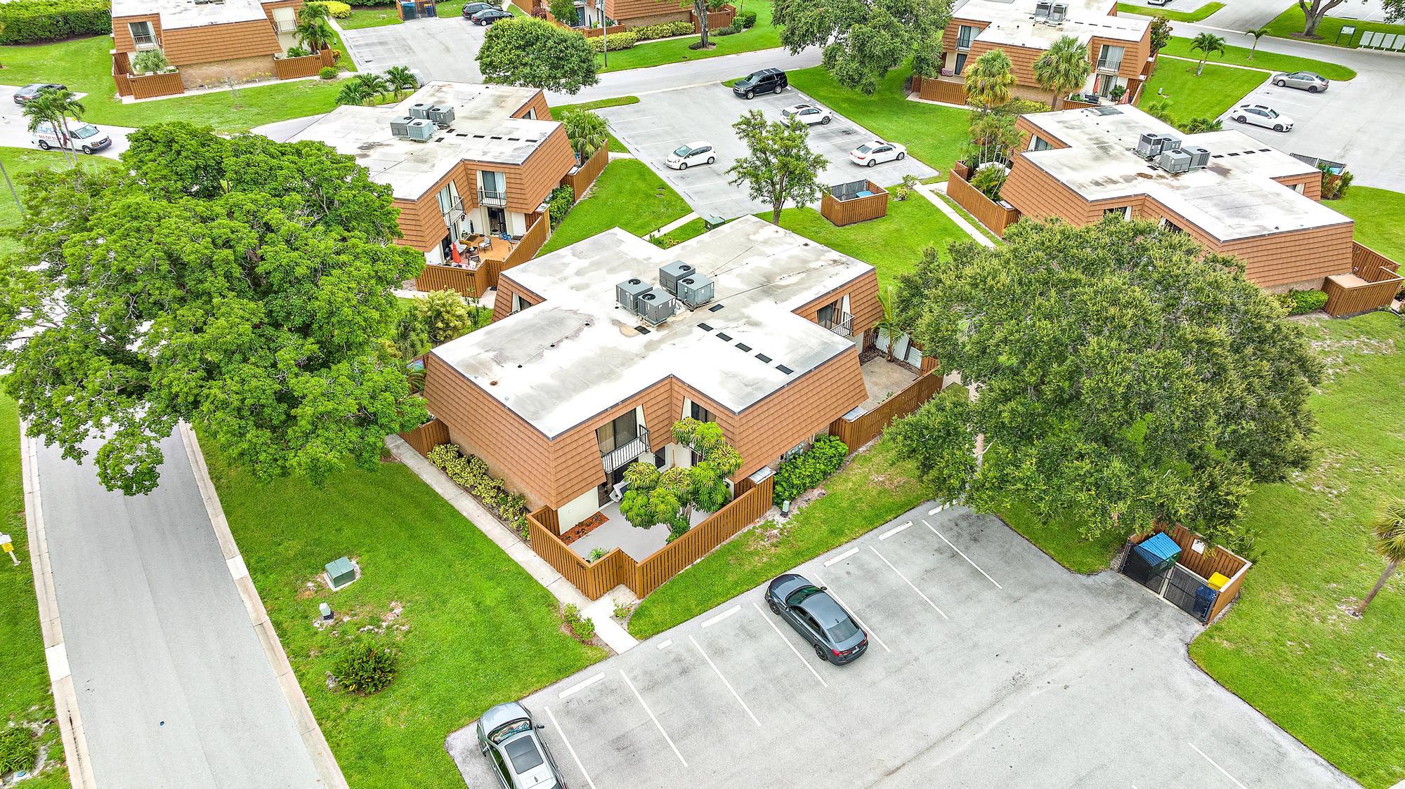 3900 County Line Road, Unit 23B Tequesta, FL 33469 - Photo 23 of 37 3900 County Line Road, 23B-23