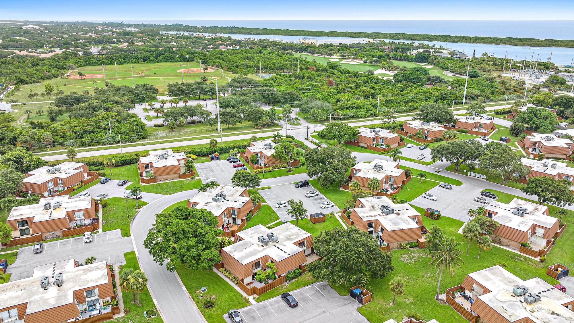 3900 County Line Road, Unit 23B Tequesta, FL 33469 - Photo 27 of 37 3900 County Line Road, 23B-27