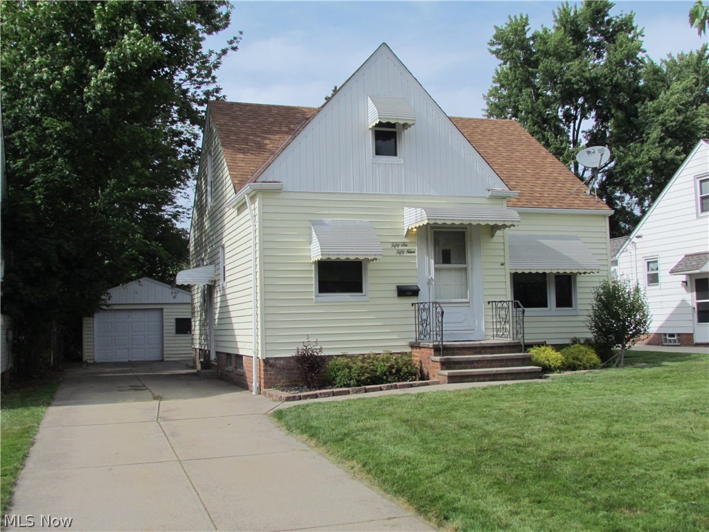 5659 Shawnee Road Cleveland, OH 44124 - Photo 3 of 28
