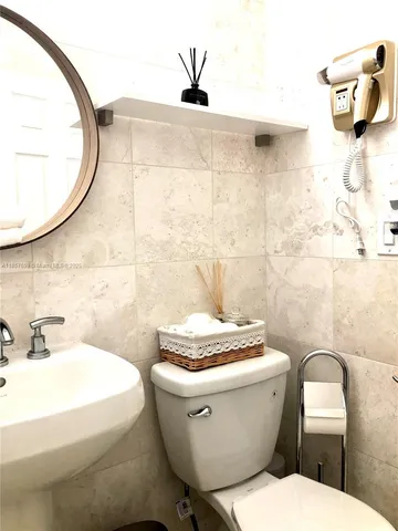 a bathroom with a toilet