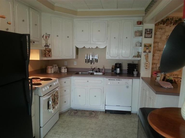 830 Crosshill Road Danville, KY 40422 - Photo 10 of 35 View of kitchen