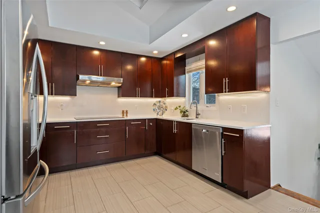 $1,728,000 | 24 Jeffrey Lane, Great Neck, NY 11020