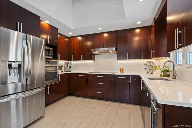 $1,728,000 | 24 Jeffrey Lane, Great Neck, NY 11020