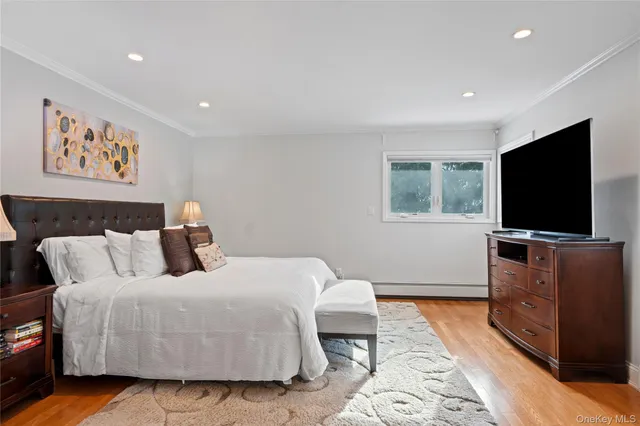 $1,728,000 | 24 Jeffrey Lane, Great Neck, NY 11020