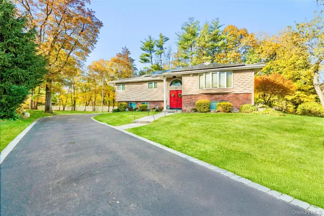 $1,728,000 | 24 Jeffrey Lane, Great Neck, NY 11020
