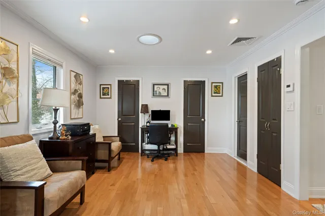 $1,728,000 | 24 Jeffrey Lane, Great Neck, NY 11020