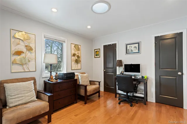 $1,728,000 | 24 Jeffrey Lane, Great Neck, NY 11020