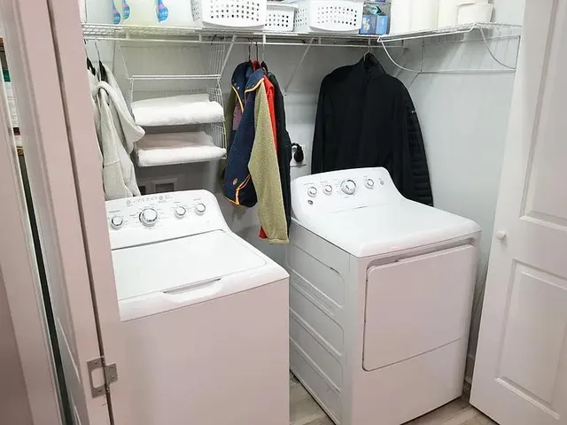 a view of livingroom with furniture